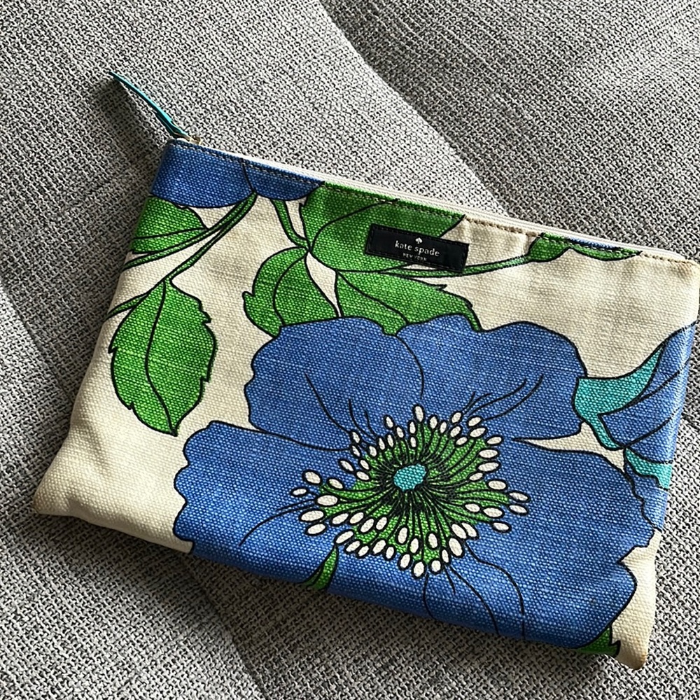 Kate Spade Zipper Floral Clutch
